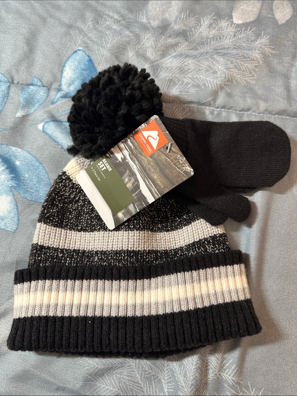 NWTS Ozark Trail Black & White Striped Pom Beanie with Matching Gloves Sz OSFM
